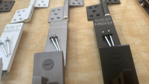 08國典極簡微縫系列平門，型材/拉釘/鎖具/合頁同色！